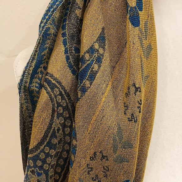 Scarf/decoration - Picture 3 of 4